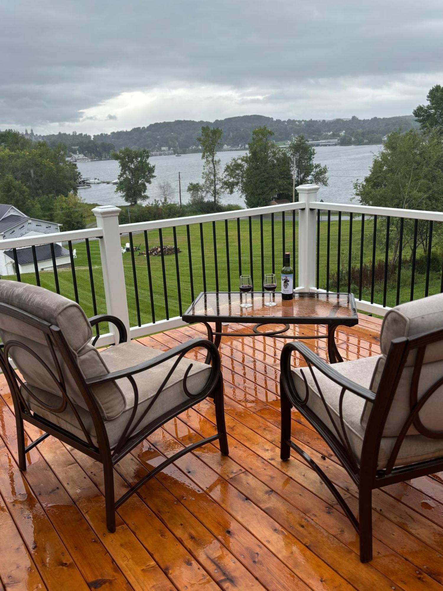 Gray'S Manor - Lake Memphremagog Apartment Newport ห้อง รูปภาพ